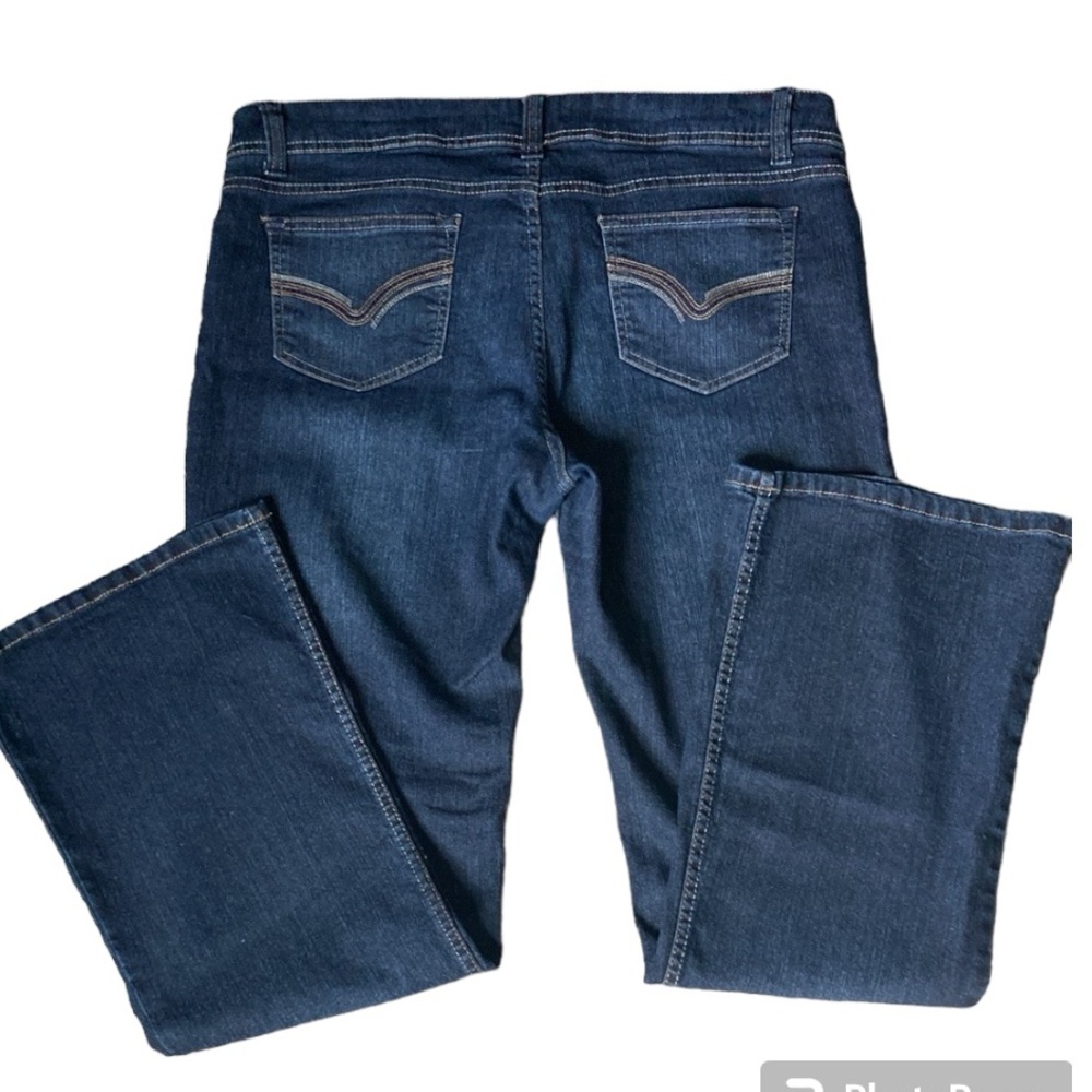 No Boundaries Juniors Dark Wash Mid Rise Bootcut Denim Jeans Double Stitching 17